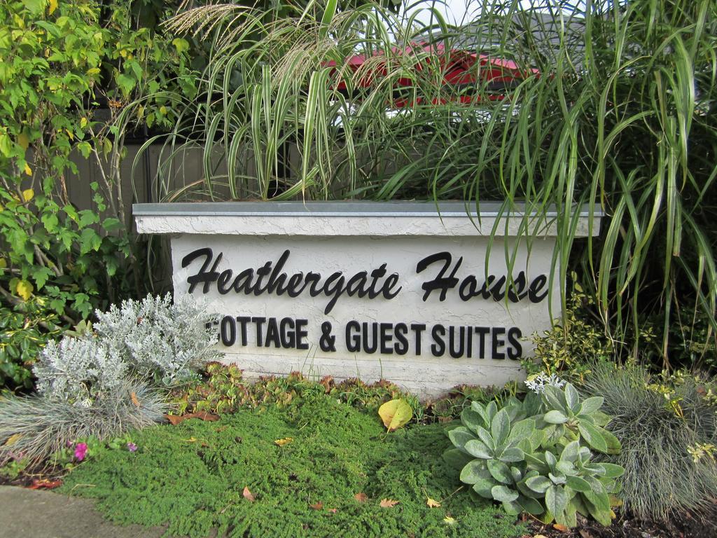 Heathergate Cottage And Suites วิกตอเรีย ภายนอก รูปภาพ